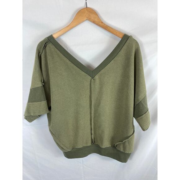 POL Criss Cross Reversible Sweater Green Size Medium - Picture 8 of 8